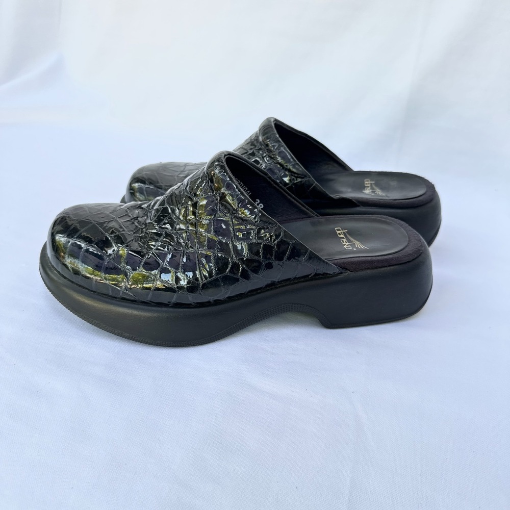 Dansko Clogs Women's US 7.5-8 Black Patent Leather Croc Embossed Slip On Casual